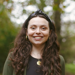 Alumna Sophia Smith-Galer headshot