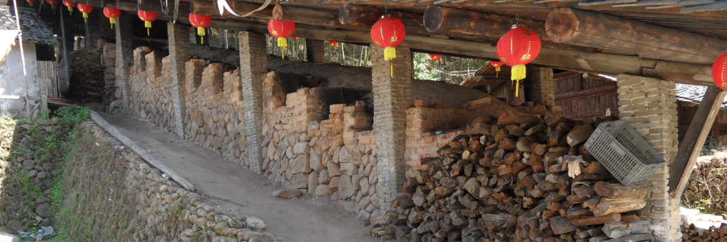 A modern working ‘dragon kiln’ in the Longquan area in China