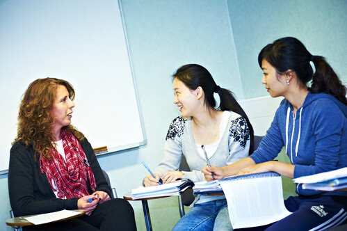 An ASC expert talking to students